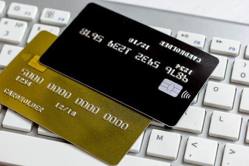 クレジットカード現金化業者はクレジットカード会社からネット通販しているように取引を見せる